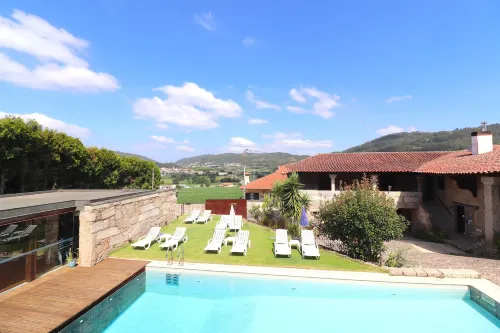Hotel Rural Alves - Braga - Casa Alves de Torneiros Hotels in Leitoes