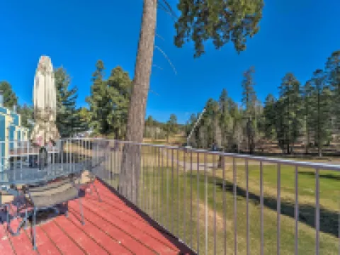 Cloudcroft Townhome w/ Deck - 1 Mi to Burro Ave! Hotels in Cloudcroft