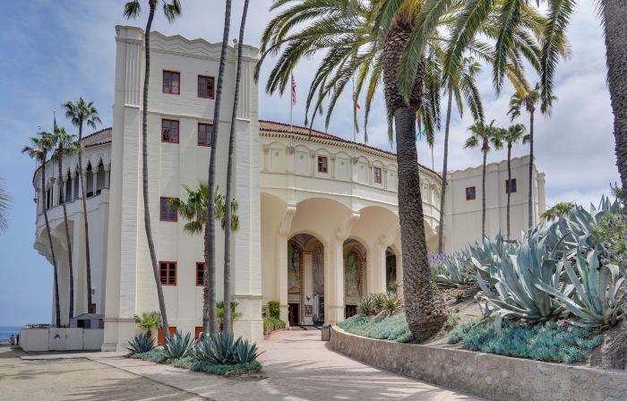 Catalina Island Duplex - Steps to Beach and Pier!
