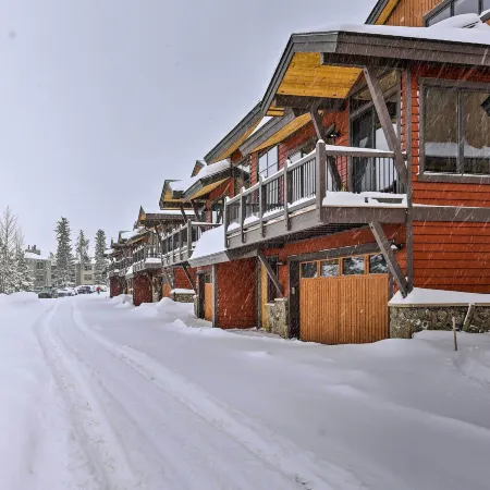 Relax Fireside: Silverthorne Home 11 Mi to Skiing!