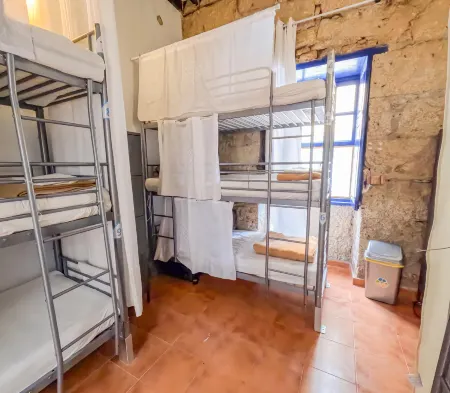 Ashavana Nest Hostel Отели рядом с достопримечательностью «Plaza Roja»