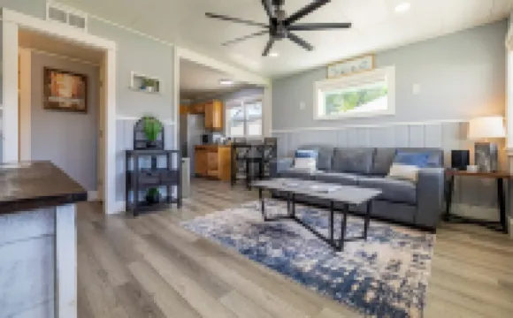 Updated 2-bedroom home in Cody, WY! Sleeps up to 6, with A/C