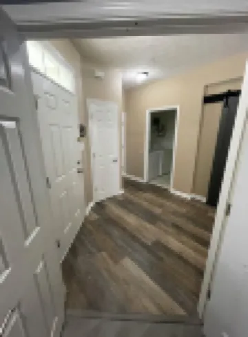 3-bedroom townhome in tranquil Delmar with WiFi, AC. Relax and unwind