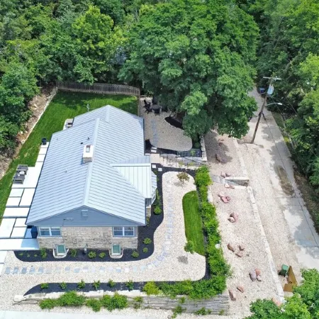 PRIDE ROCK Luxury Retreat