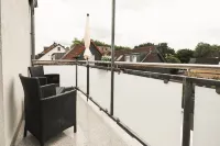 Große Komfortwohnung Mit Terrasse & Balkon, 2 Schlafzimmer, Ruhige Lage