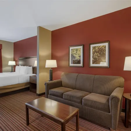 Best Western Plus Hudson Hotel  Suites Отели в г. Уэлд