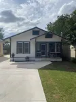 Blocks from Downtown, Comal River Tube Shoot, Schlitterbahn , Easy Access to I35