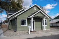 The Olive Den - Spacious New Remodel - Big Groups.. Hotels in Midvale