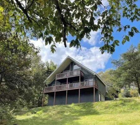 A-frame house 3 miles) to Center Hill Marina