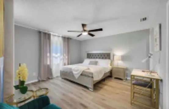 *Pool* 8.5 miles to Honeymoon Island. 4 bdr