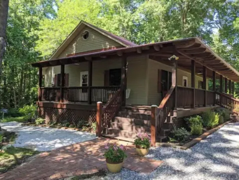 Foot Hill Farms II Hanging Rock Hotels in Stokes County