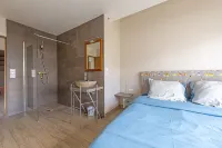 Exceptional sea view, heated indoor pool, spa, sauna. Hotel di Le Conquet