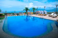 Best Western Plus Hotel Subic - Rooftop Pools