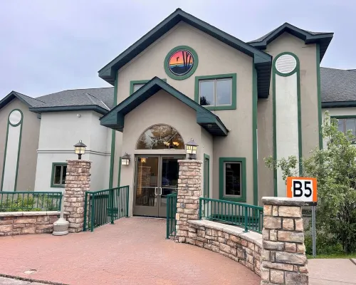 Lake Superior Condo~Whirlpool, Fireplaces, Balcony+Resort Amenties Hotels in Two Harbors