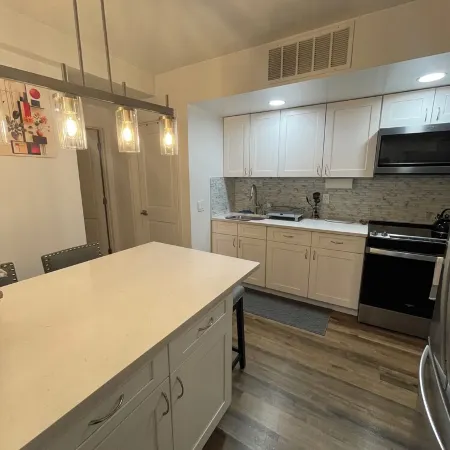 Modern 2Br Near NYC • Free Parking • Quiet Area