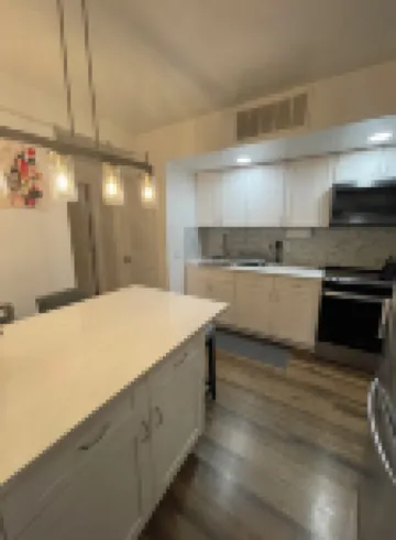Modern 2Br Near NYC • Free Parking • Quiet Area