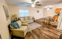 Cottage 304, 2 Bed w/ Fire Pit, near trails!