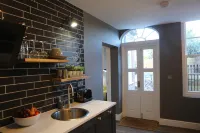 Old Rectifying House Superior Apartment - Homestays