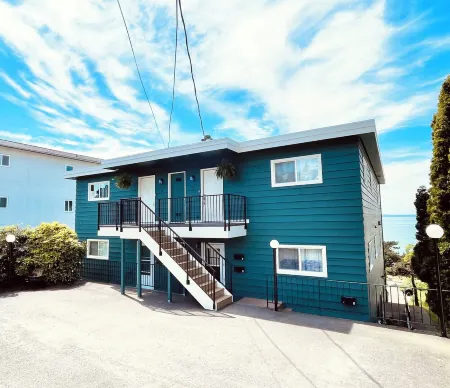 Bayside Apartment #4- Top Floor Waterfront Views above Boulevard Park Отели рядом с Аэропорт Беллинэм