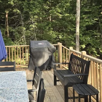 Tranquil, serene Sebago Lakefront House on 2 wooded acres - 300ft waterfront!