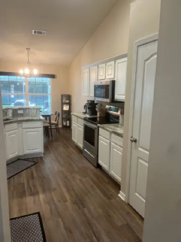 Family Oasis in Milton – 4BR, Sparkling Pool, Pet-Friendly & Fully Fenced! 米爾頓酒店