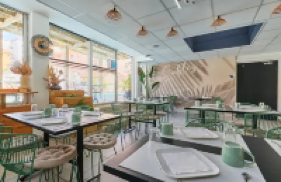 Hôtel les Sables - Urban Style - by Logis Hotels Hotels in Canet-en-Roussillon