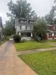 Cozy  3-bedroom house with WiFi in Cleveland Heights