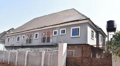 Comfortable 3 bedroom apartment in Asaba Hotels in 