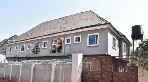 Comfortable 3 bedroom apartment in Asaba Hotels in Okpanam