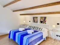 Pretty attic located in the municipality of Taormina 3.5 kilometers from the center. Hotels in Trappitello