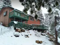 Cozy 4-Bedroom Cabin w/ Hot Tub + King Master Bed