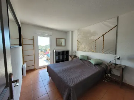 Appartement "rooftop" Avec Très Grande Terrasse à 2km de la mer