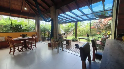 Cozy House with Jacuzzi in a Gated Community, Praia do Campeche, Floripa, SC