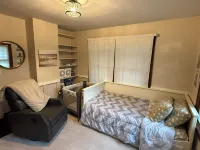 The Wright House, A Stunning, BIG, 4-Bedroom in Warren, Century Home Restored! Hotels in Warren