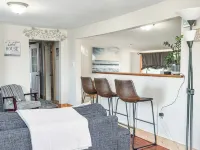 Relax & Re"coop" at the Coop Cottage Charlevoix!