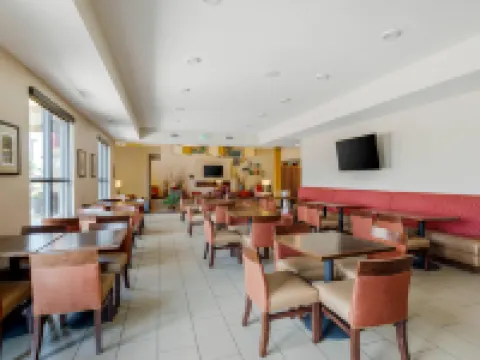 Comfort Suites Loveland Hotels in Weld County