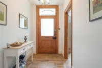 Bembridge Village 1 Minute Walk 4 Bedrooms 2 Bathrooms Plus Good Garden Hotels in Bembridge