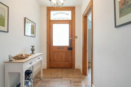 Bembridge Village 1 Minute Walk 4 Bedrooms 2 Bathrooms Plus Good Garden