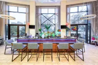 Hampton Inn & Suites Newark-Harrison-Riverwalk - bar