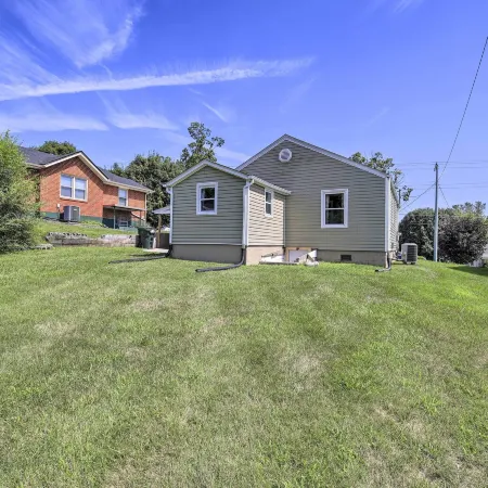 Cozy Cottage Near Dtwn Dining, Walk to Casino