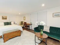 Spring Creek Farmhouse Luxury Family Retreat on 25 acre with direct river access Hotels in Cairo