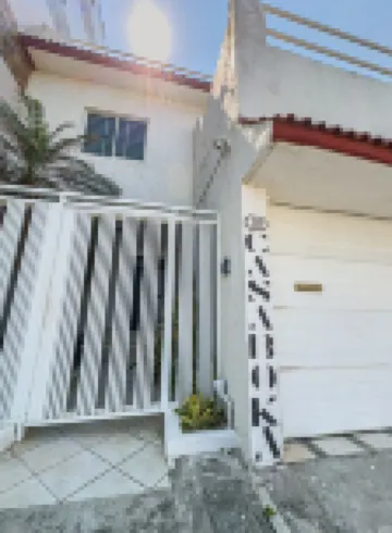 Spacious 5-bedroom house with AC, WiFi near to the beach