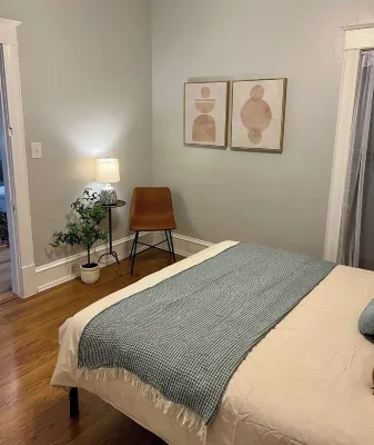 St. Paul's Cozy Retreat is a two bedroom unit located in the heart of St. Paul.