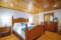 Log Cabin+ 5 Min to Ski Okemo! + Hot Tub!