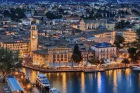 Riva Central Apartment - Free Parking