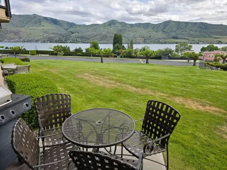 Chelan Shores Timeshare -Unit #16-3 and #16-4, Sleeps 10