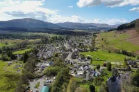 Luxury 2 Bedroom Cottage, with private courtyard and garden. Hotels in Killin