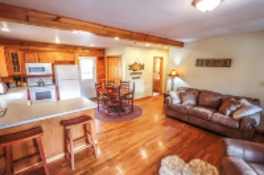 Charming 4-bedroom cabin