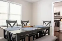 Cozy Retreat Near Airport & Downtown