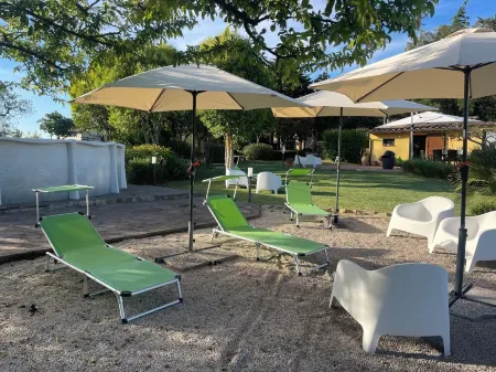 Trasimeno Holiday Home - Apartment Il Girasole Отели рядом с достопримечательностью «Castiglione del Lago»